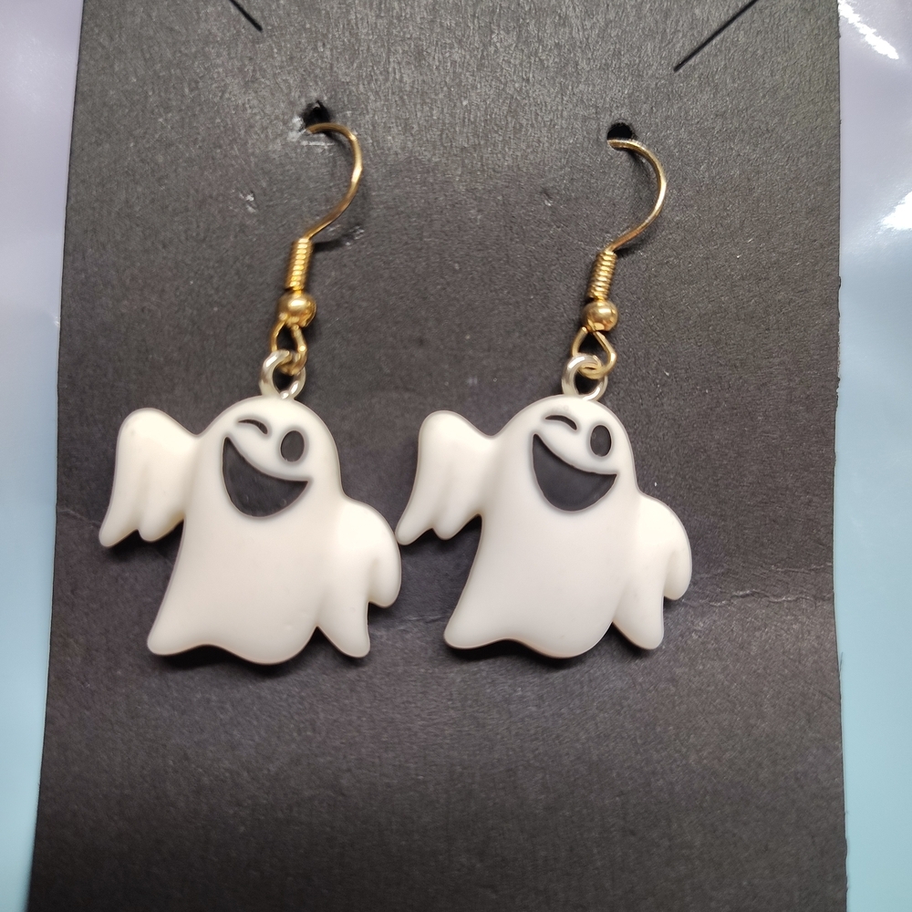 Cute White Ghost Dangle Earrings - Women's Halloween Jewelry
